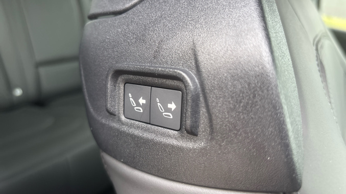 Land Rover Defender 3.0 D350 X-Dynamic HSE 90 3dr Auto Diesel Estate - Image 29